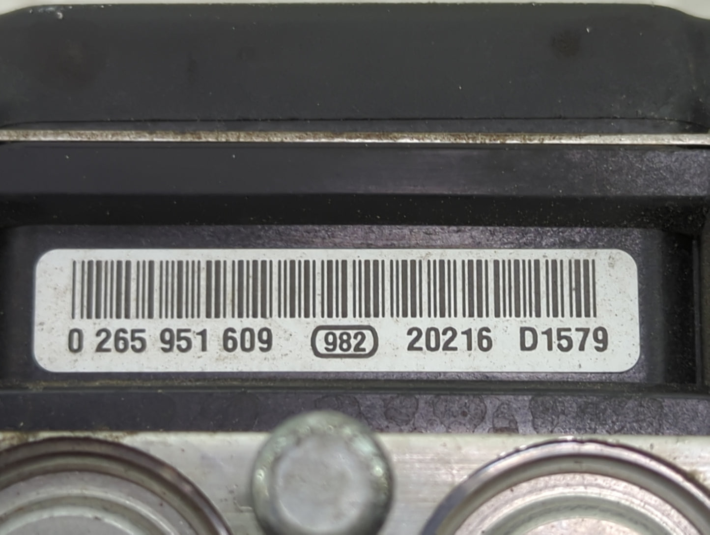 2012 Jeep Liberty ABS Pump Control Module Replacement P/N:P05154233AB Fits OEM Used Auto Parts - Oemusedautoparts1.com