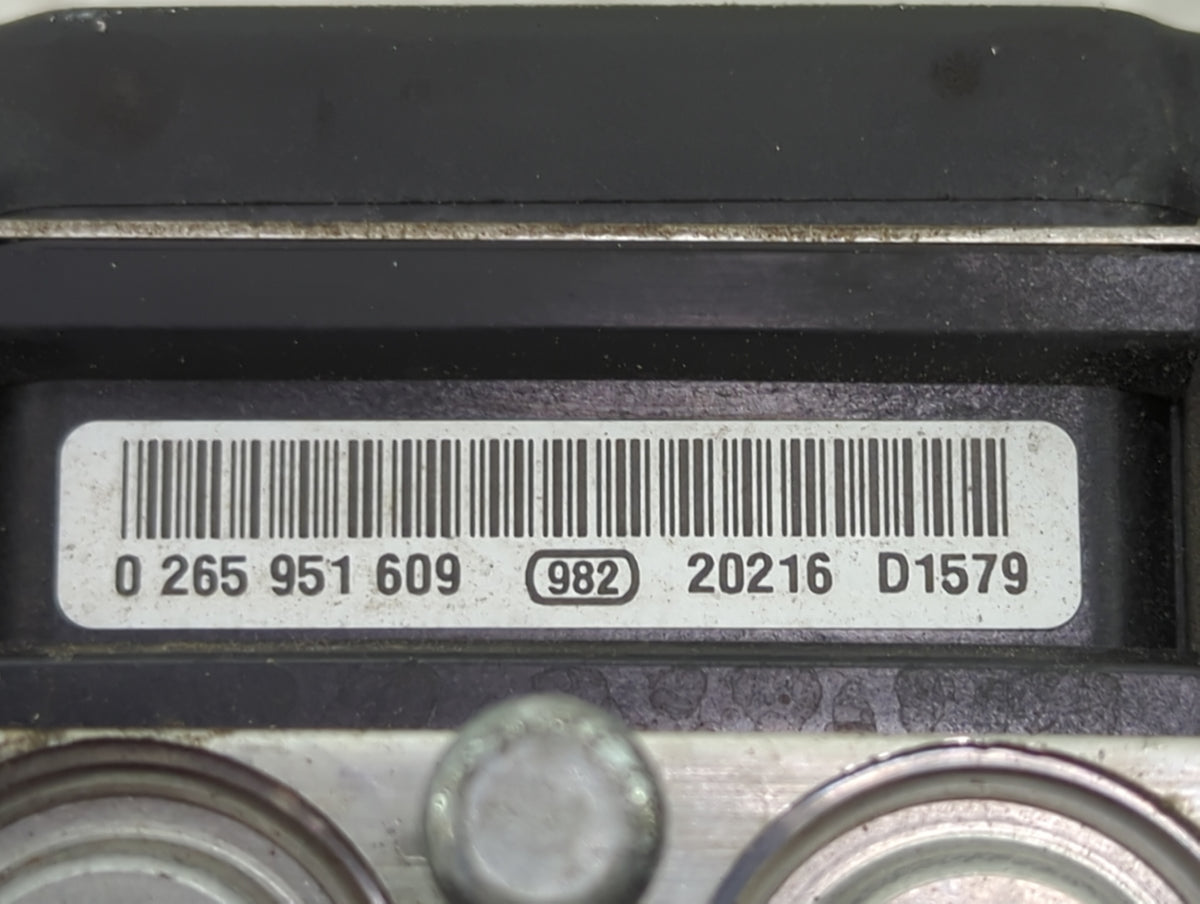 2012 Jeep Liberty Anti-Lock Brake ABS Pump Module Actuator OEM P/N:P05154233AB Fits OEM Used Auto Parts - Oemusedautoparts1.
