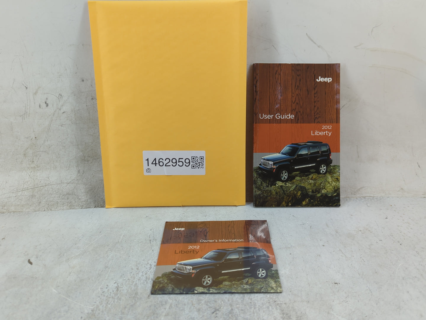 2012 Jeep Liberty Owners Manual Book Guide P/N:12KK74-926-AA OEM Used Auto Parts - Oemusedautoparts1.com