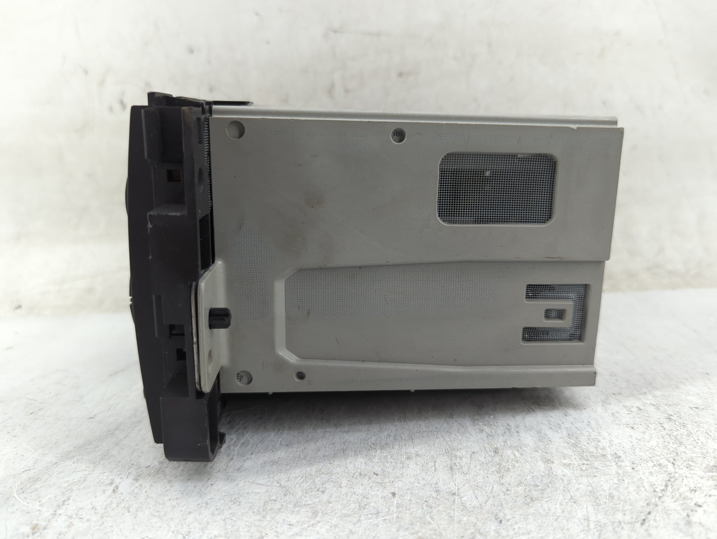 2012 Jeep Liberty Radio AM FM Cd Player Receiver Replacement P/N:20935119 28256339 Fits OEM Used Auto Parts - Oemusedautopar