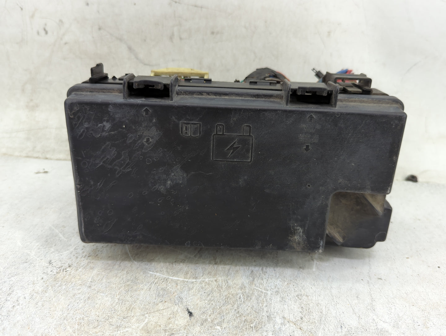 2012-2012 Jeep Liberty Fusebox Fuse Box Relay Module Tipm - Oemusedautoparts1.com