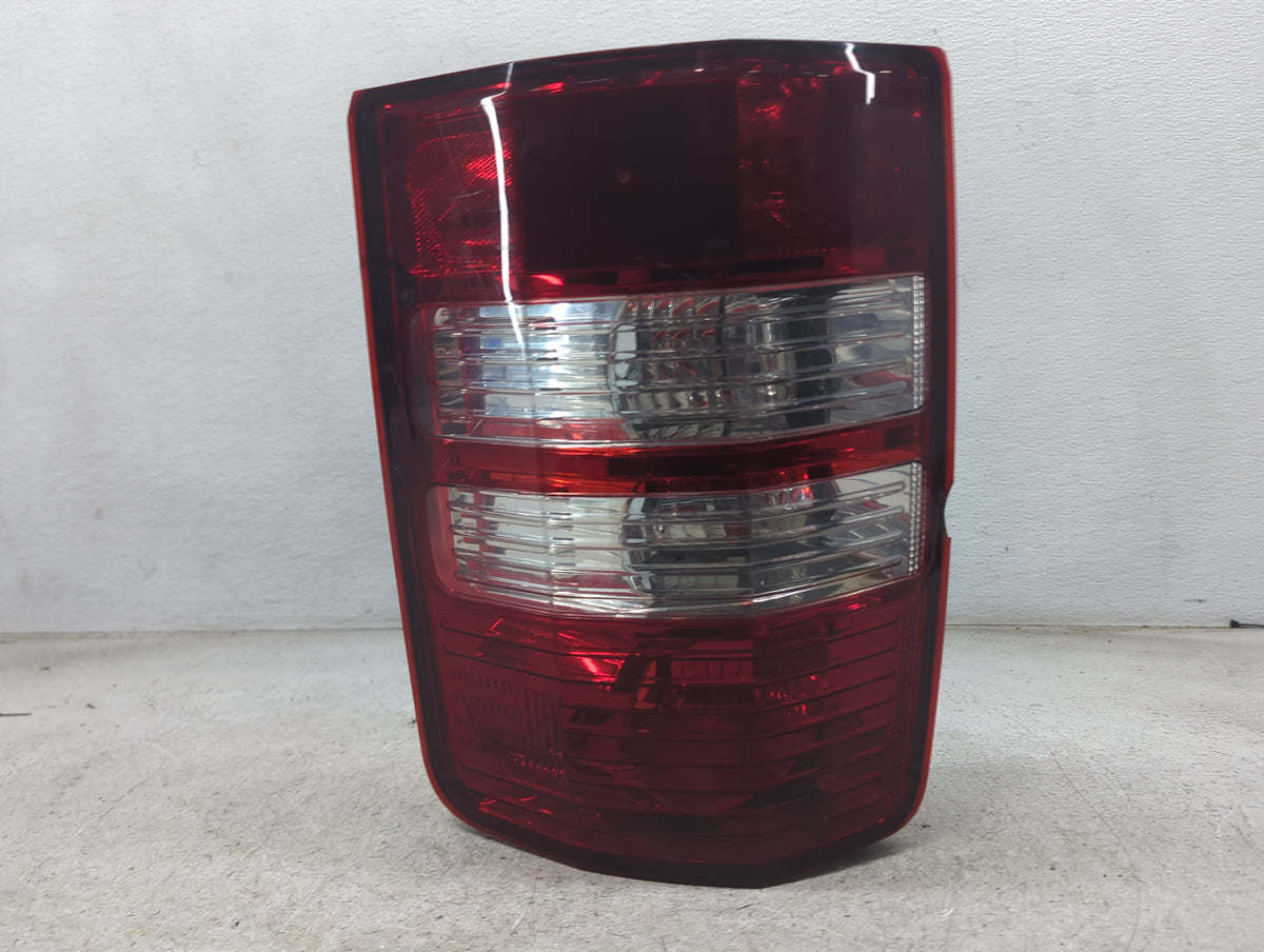 2008-2012 Jeep Liberty Tail Light Assembly Passenger Right OEM Fits Fits 2008 2009 2010 2011 2012 OEM Used Auto Parts - Oemu