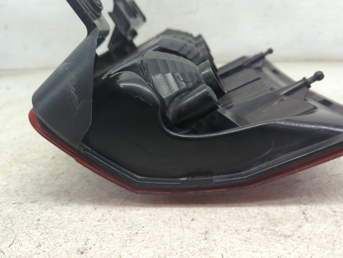 2008-2012 Jeep Liberty Tail Light Assembly Passenger Right OEM Fits Fits 2008 2009 2010 2011 2012 OEM Used Auto Parts - Oemu
