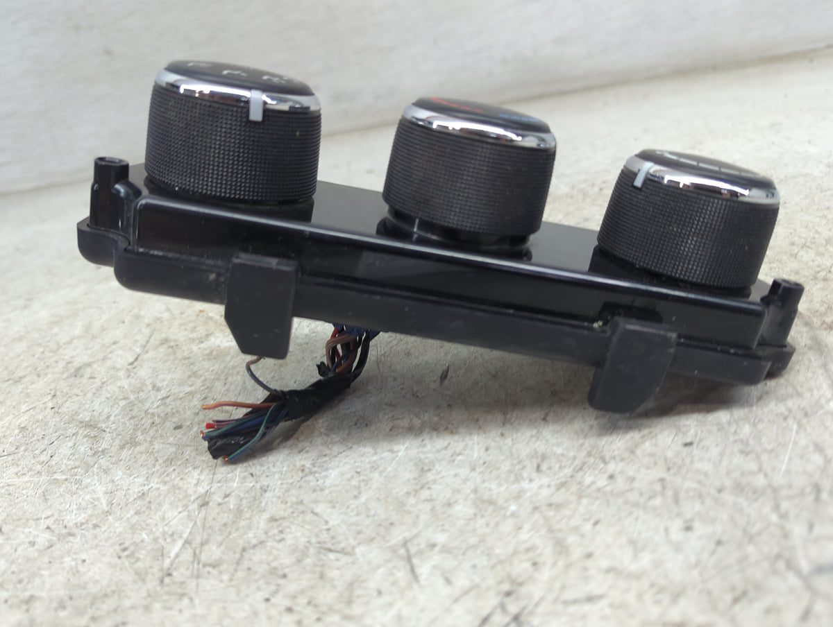 2012 Jeep Liberty Climate Control Module Temperature AC/Heater Replacement P/N:P55111943AE Fits OEM Used Auto Parts - Oemuse