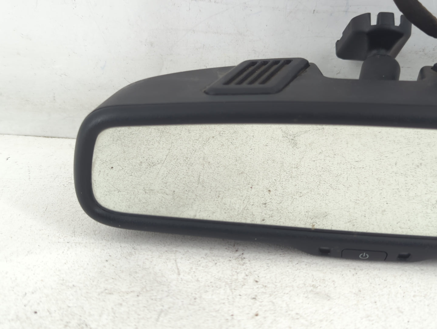 2011-2012 Jeep Liberty Interior Rear View Mirror Replacement OEM P/N:E11026130 Fits OEM Used Auto Parts - Oemusedautoparts1.