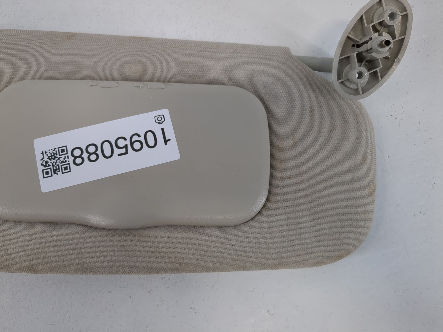 2010-2017 Jeep Patriot Sun Visor Shade Replacement Passenger Right Mirror Fits Fits 2010 2011 2012 2013 2014 2015 2016 2017 