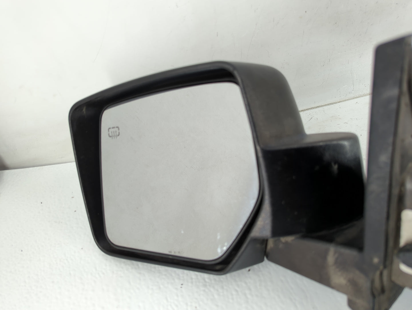 2007-2012 Jeep Patriot Driver Side View Mirror - Left Door Mirror OEM Used - Oemusedautoparts1.com