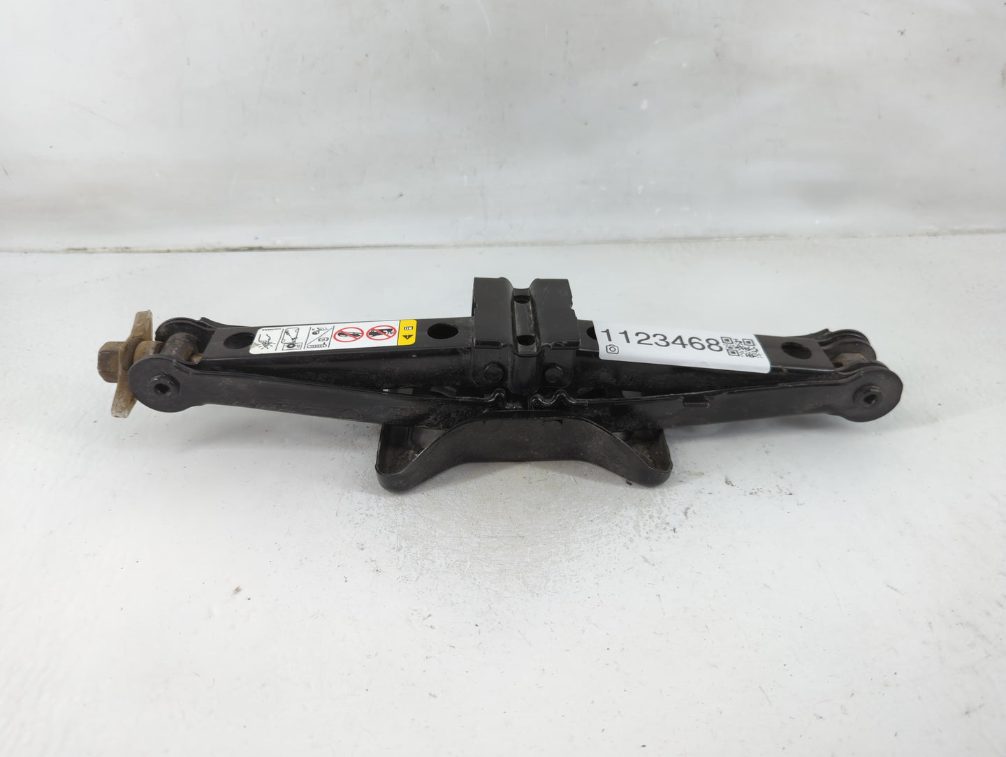 2012 Jeep Patriot Spare Scissor Car Jack 1123468 - Oemusedautoparts1.com