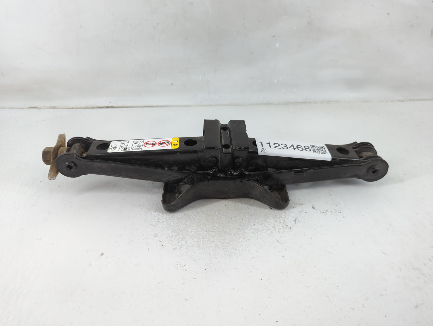 2012 Jeep Patriot Spare Scissor Car Jack 1123468 - Oemusedautoparts1.com