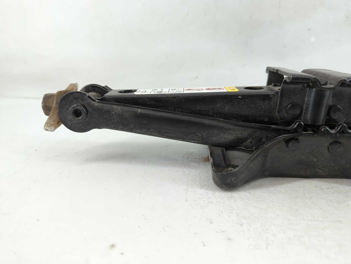 2012 Jeep Patriot Spare Scissor Car Jack 1123468 - Oemusedautoparts1.com