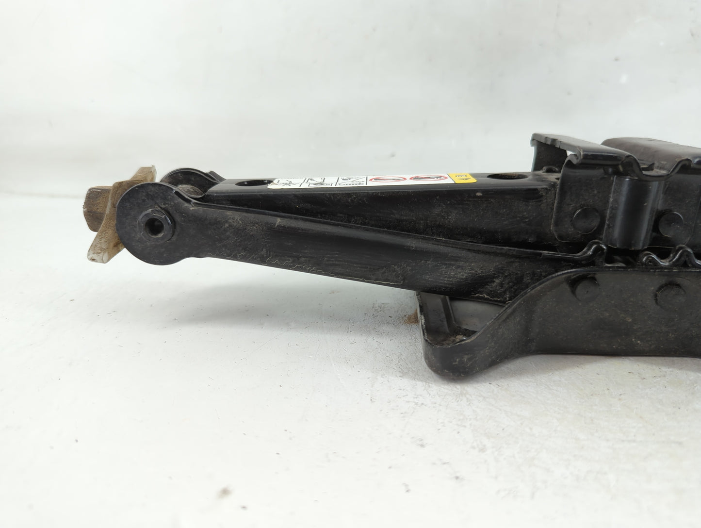 2012 Jeep Patriot Spare Scissor Car Jack 1123468 - Oemusedautoparts1.com