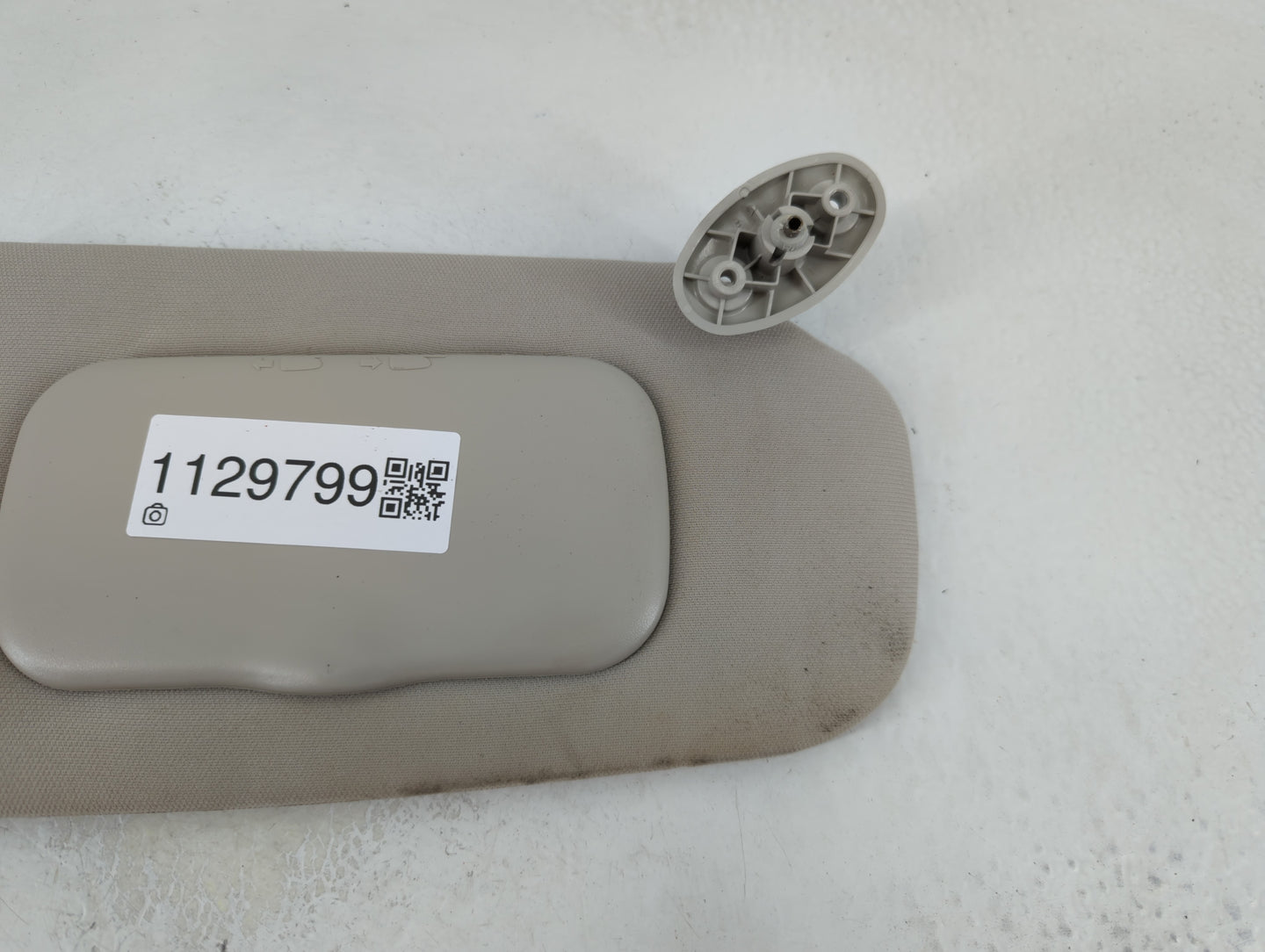 2010-2017 Jeep Patriot Sun Visor Shade Replacement Passenger Right Mirror Fits Fits 2010 2011 2012 2013 2014 2015 2016 2017 