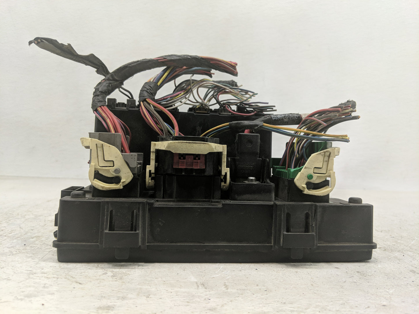 2011-2014 Jeep Patriot Fusebox Fuse Box Relay Module Tipm - Oemusedautoparts1.com