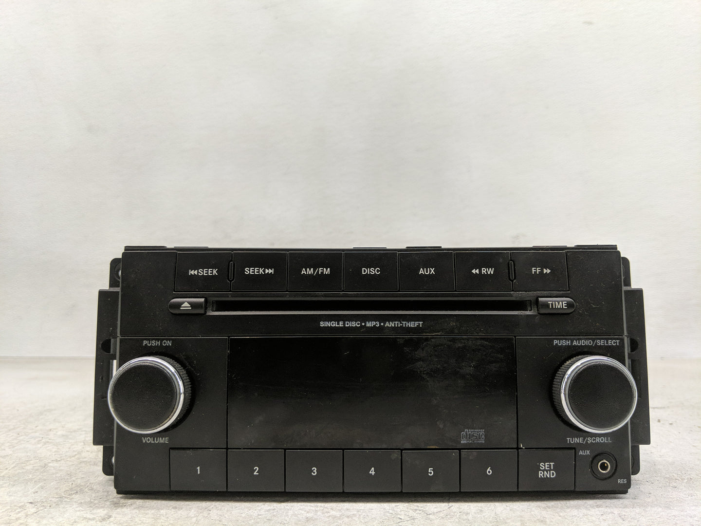 2011-2012 Jeep Patriot Radio AM FM Cd Player Receiver Replacement P/N:P05091195AA Fits Fits 2011 2012 OEM Used Auto Parts - 