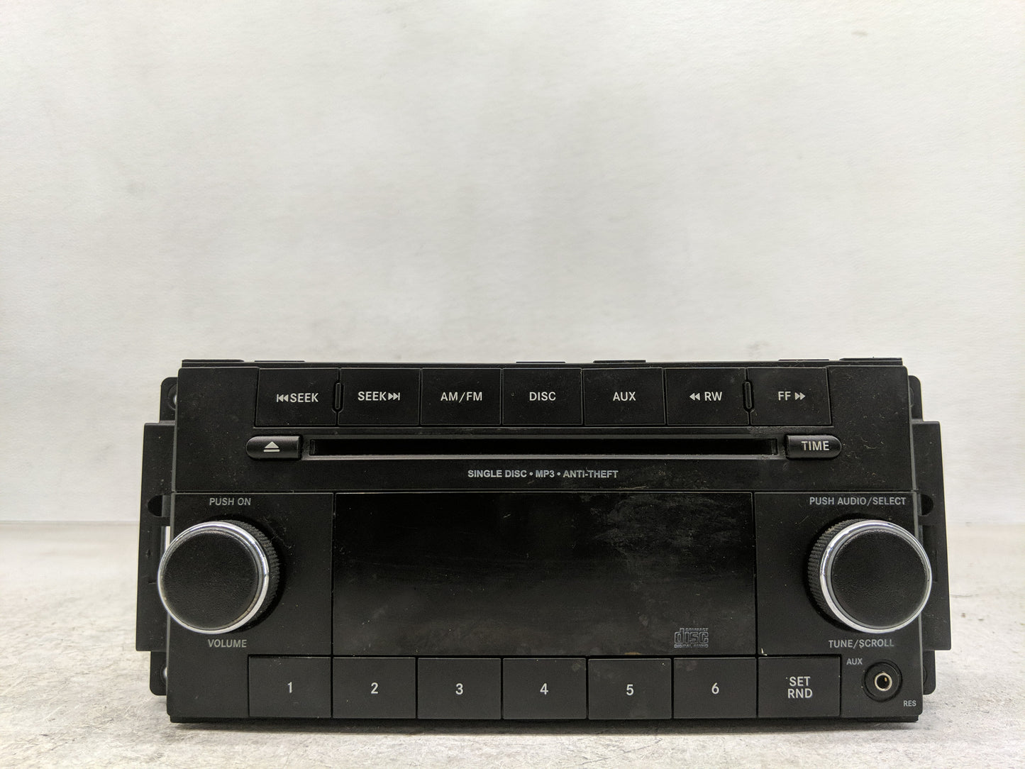 2011-2012 Jeep Patriot Radio AM FM Cd Player Receiver Replacement P/N:P05091195AA Fits Fits 2011 2012 OEM Used Auto Parts - 