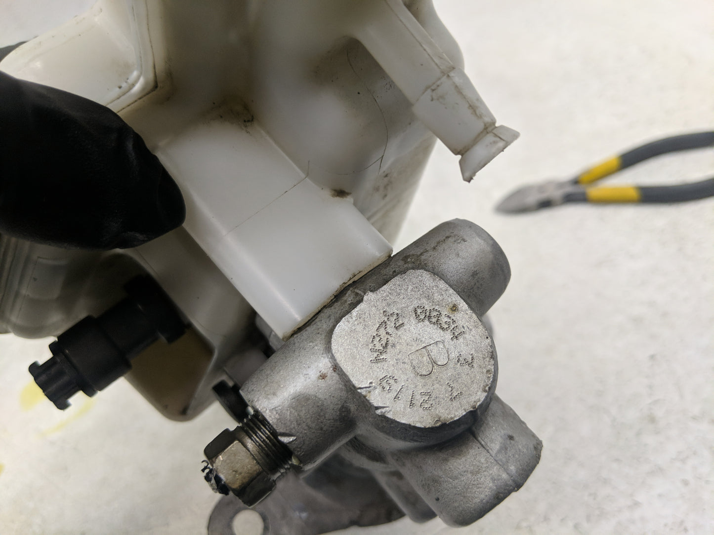 2007-2017 Jeep Patriot Brake Master Cylinder 1312104 - Oemusedautoparts1.com