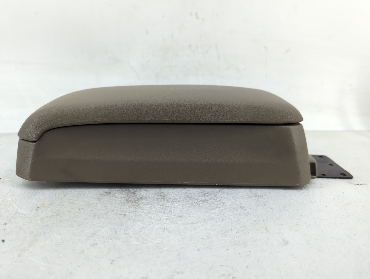 2012 Jeep Patriot Center Console Armrest Cover Lid Fits OEM Used Auto Parts - Oemusedautoparts1.com