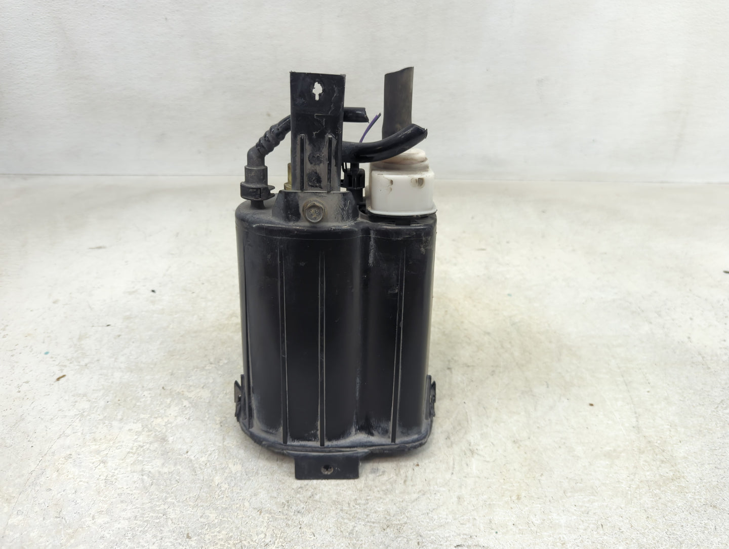 2012 Jeep Patriot Fuel Vapor Charcoal Canister - Oemusedautoparts1.com