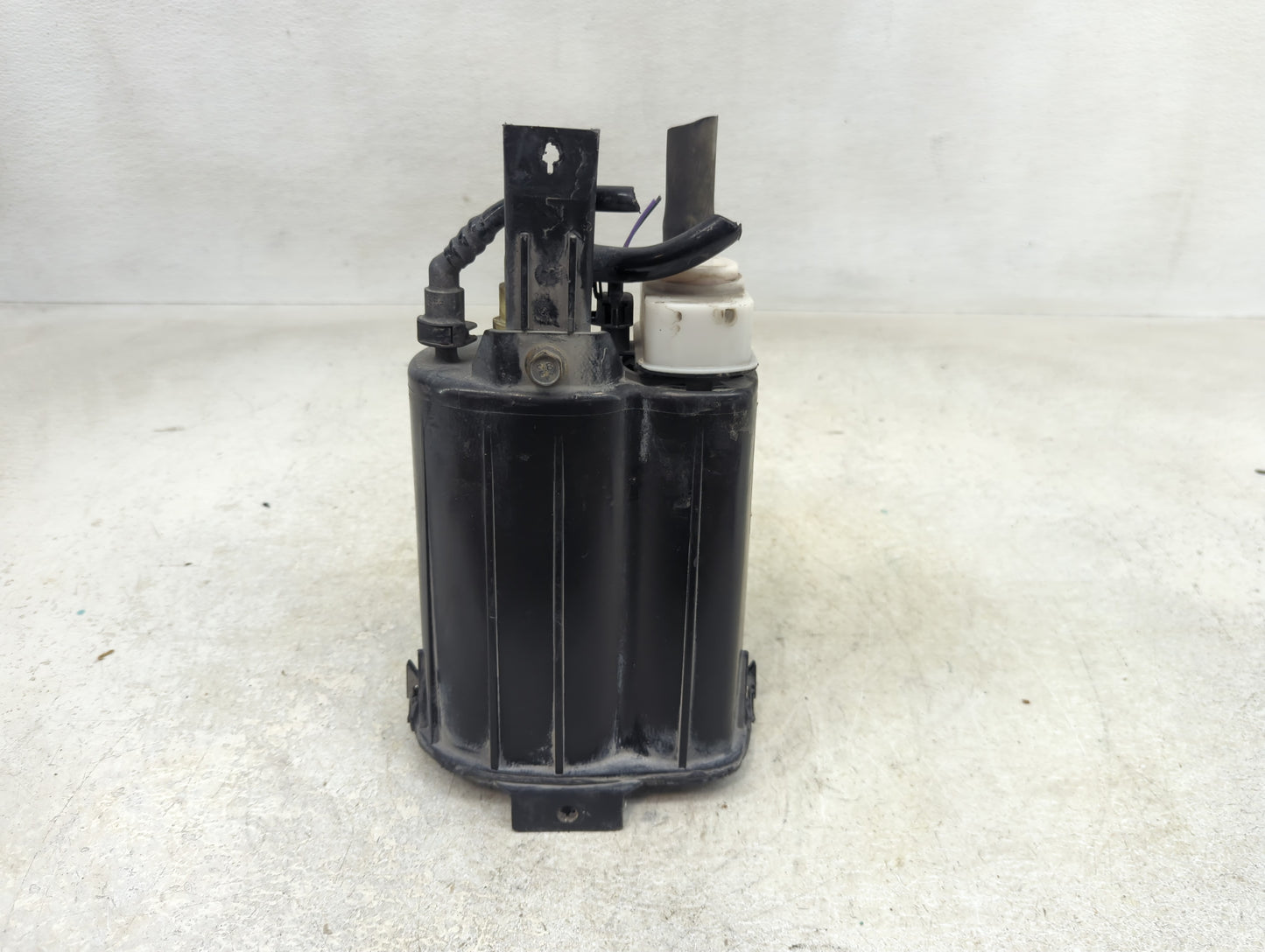 2012 Jeep Patriot Fuel Vapor Charcoal Canister - Oemusedautoparts1.com