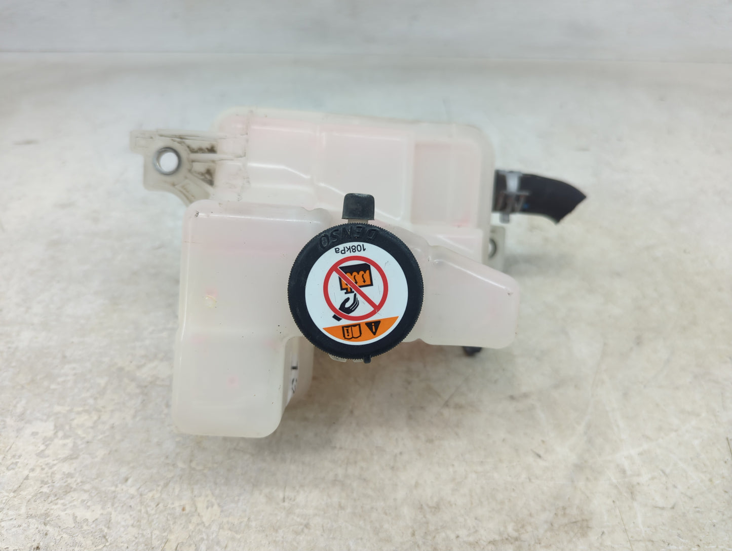 2007-2017 Jeep Patriot Windshield Washer Fluid Reservoir Bottle Oem - Oemusedautoparts1.com