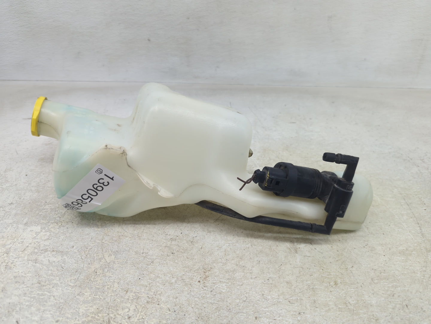 2007-2017 Jeep Patriot Windshield Washer Fluid Reservoir Bottle Oem - Oemusedautoparts1.com