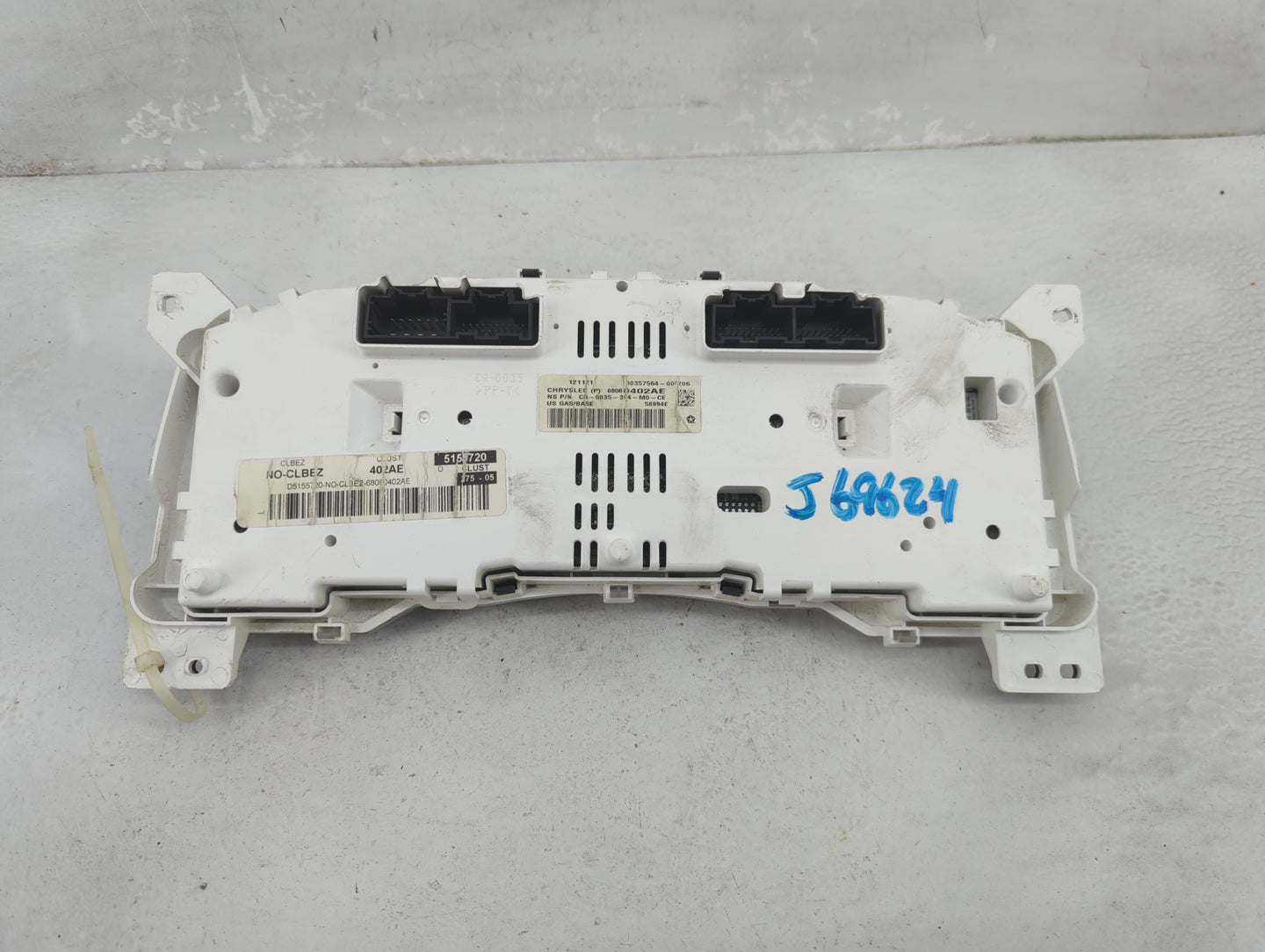 2011-2013 Jeep Patriot Instrument Cluster Speedometer Gauges P/N:68080402AE P68080402AE Fits Fits 2011 2012 2013 OEM Used Au