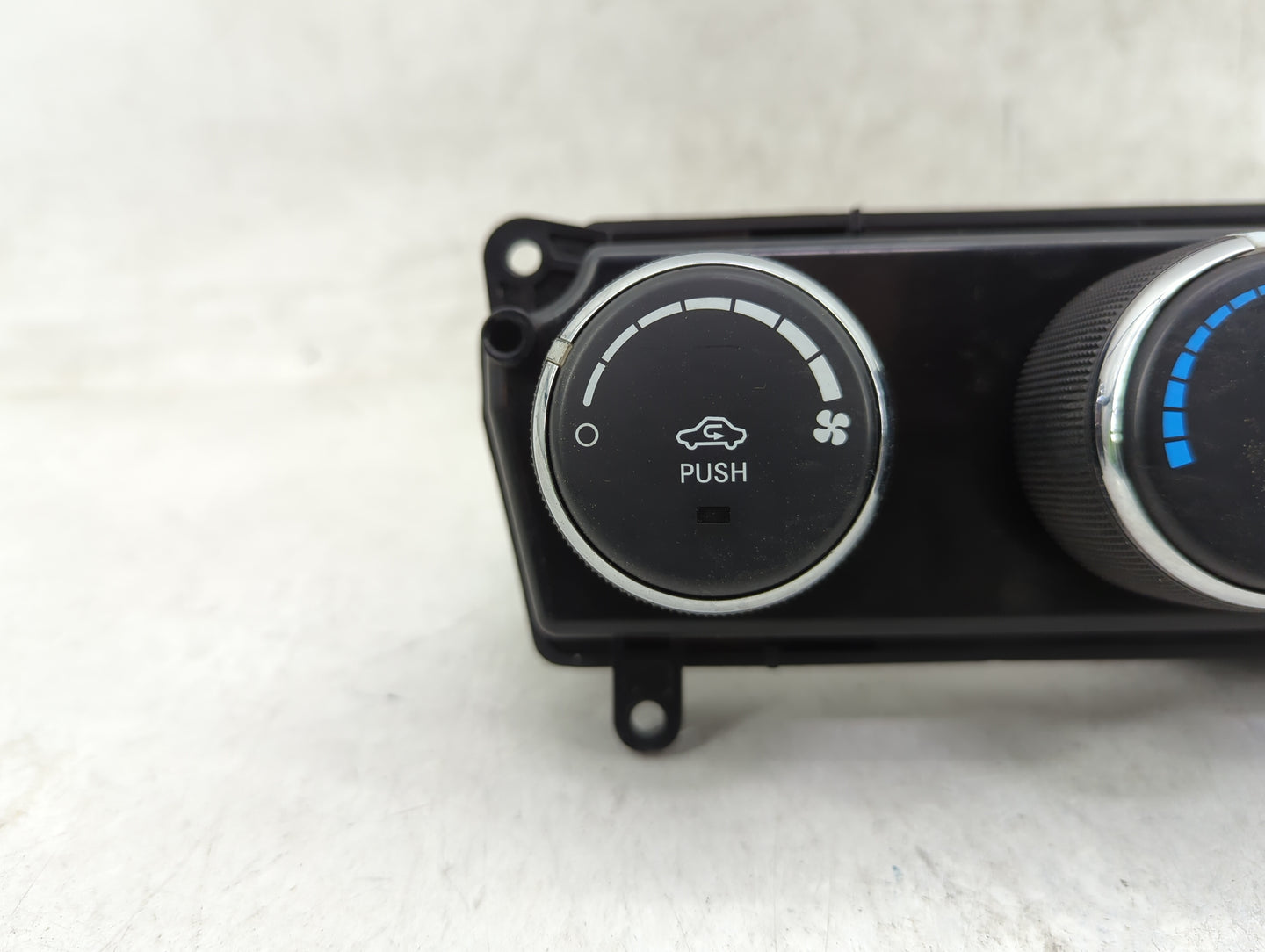 2011-2017 Jeep Patriot Climate Control Module Temperature AC/Heater Replacement P/N:P55111278AD Fits OEM Used Auto Parts - O