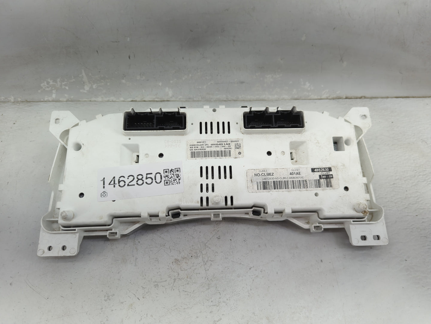 2011-2012 Jeep Patriot Instrument Cluster Speedometer Gauges P/N:68080401AE P68080401AE Miles: Fits Fits 2011 2012 OEM Used 
