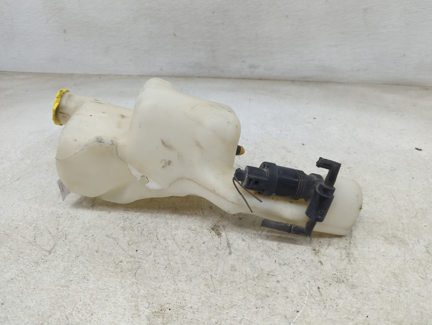 2007-2017 Jeep Patriot Windshield Washer Fluid Reservoir Bottle Oem 1465655 - Oemusedautoparts1.com