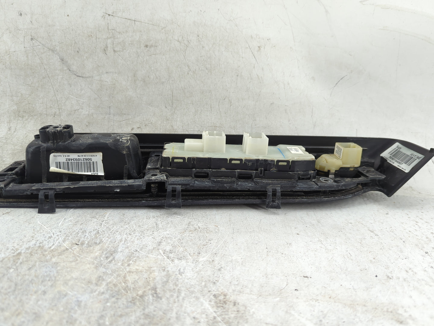 2012 Jeep Patriot Master Power Window Switch Replacement Driver Side Left P/N:50921040837 Fits OEM Used Auto Parts - Oemused