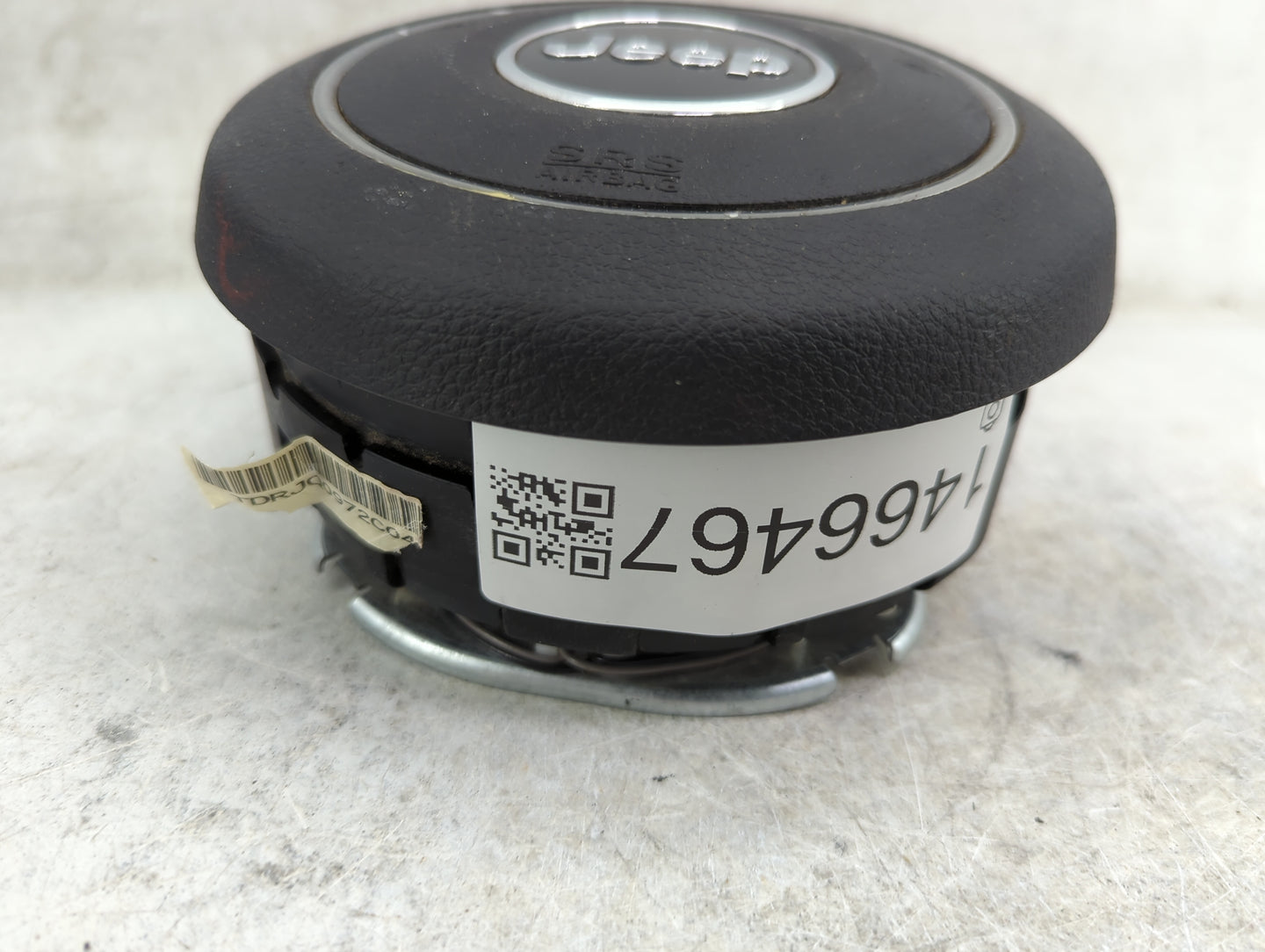 2011-2017 Jeep Patriot Air Bag Driver Left Steering Wheel Mounted Fits Fits 2011 2012 2013 2014 2015 2016 2017 OEM Used Auto