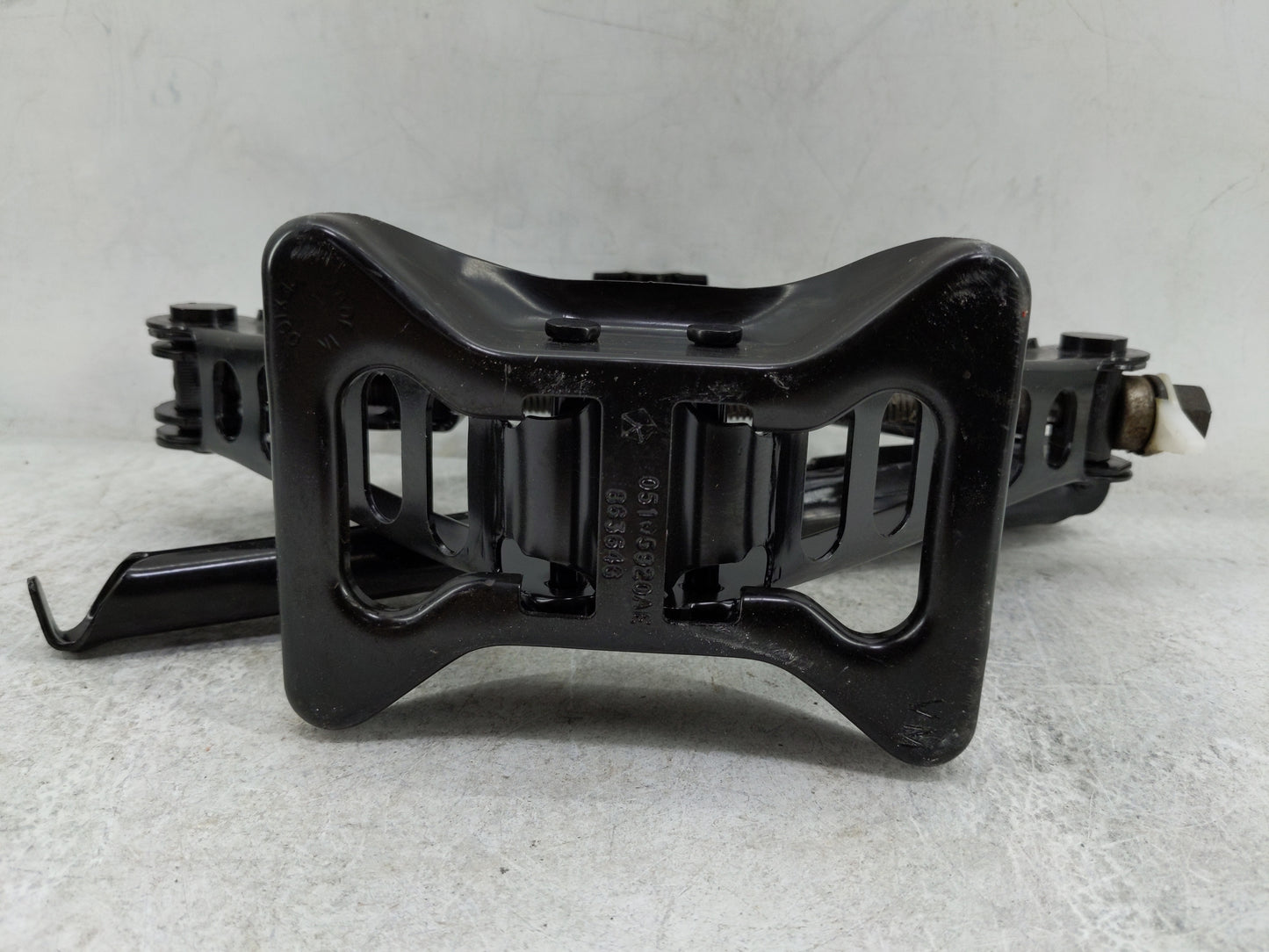 2012 Jeep Patriot Spare Scissor Car Jack 1479957 - Oemusedautoparts1.com
