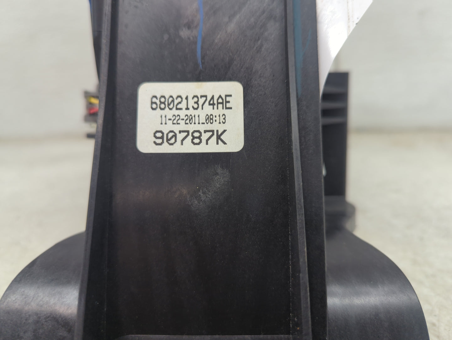 2012 Jeep Patriot Floor Console Assembly Shifter - Oemusedautoparts1.com