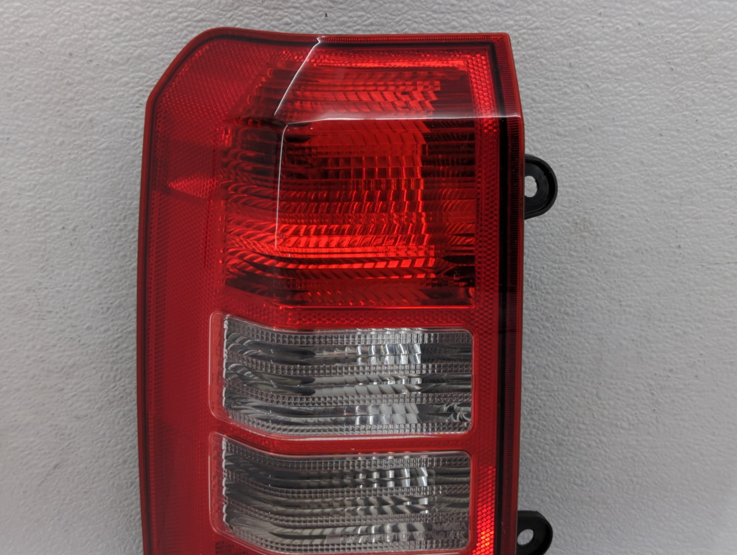 2008-2017 Jeep Patriot Tail Light Assembly Passenger Right OEM P/N:320341 Fits OEM Used Auto Parts - Oemusedautoparts1.com