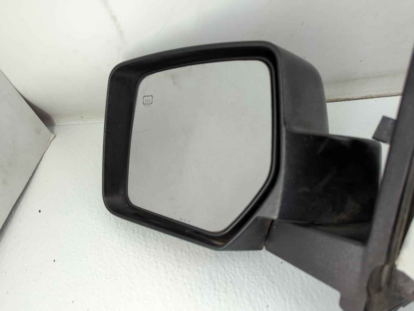 2007-2012 Jeep Patriot Driver Side View Mirror - Left Door Mirror OEM Used - Oemusedautoparts1.com