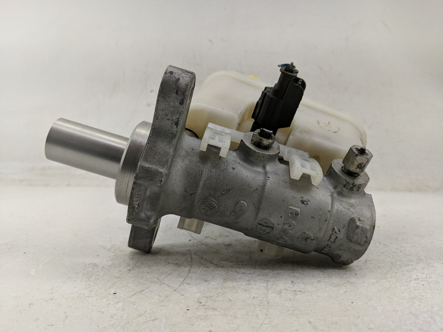 Jeep Wrangler Brake Master Cylinder 1312505 - Oemusedautoparts1.com