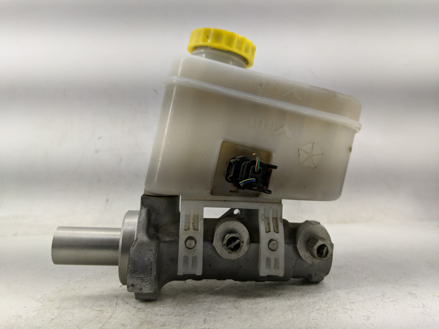 Jeep Wrangler Brake Master Cylinder 1312505 - Oemusedautoparts1.com