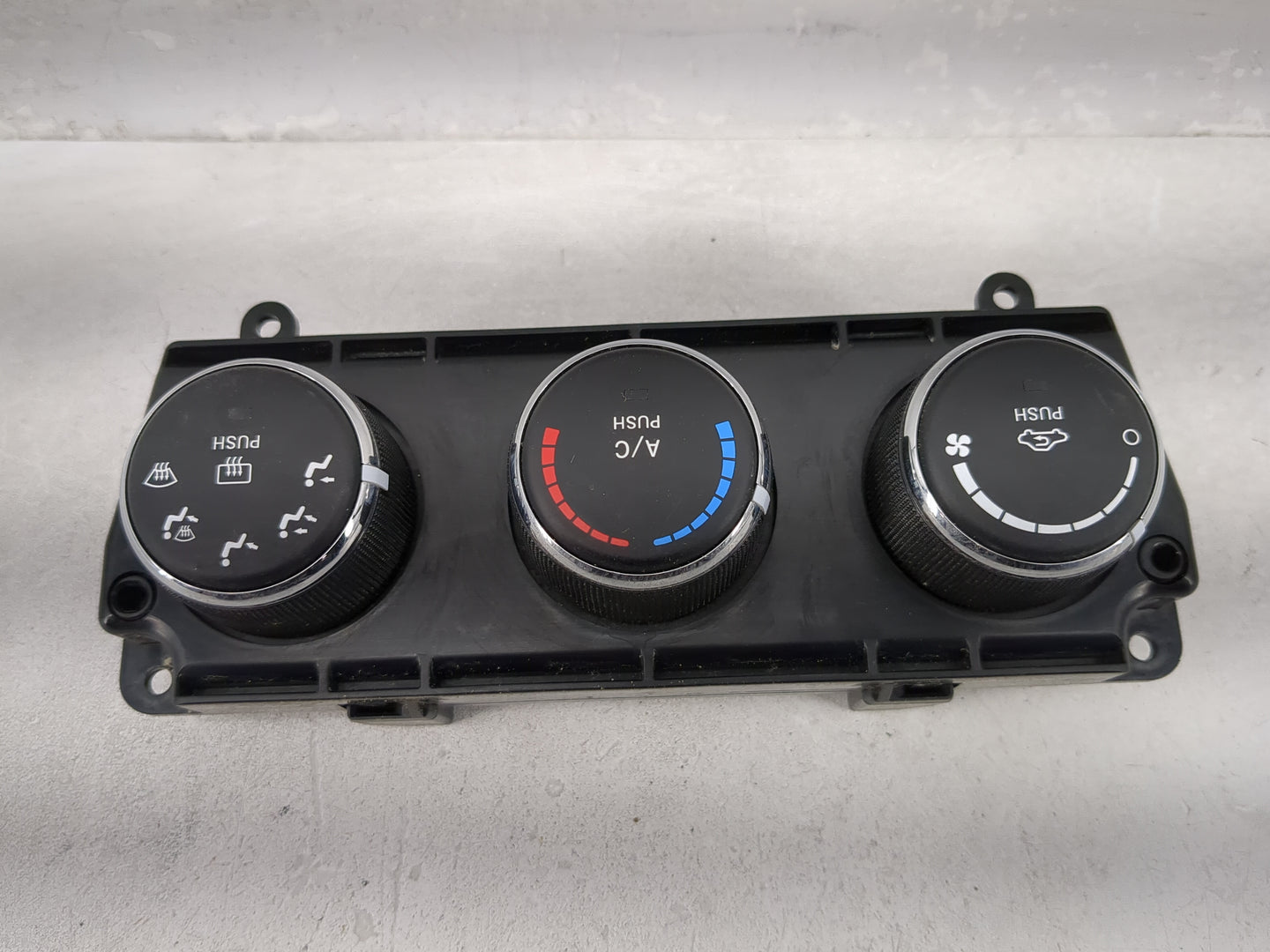 2011-2013 Jeep Wrangler Climate Control Module Temperature AC/Heater Replacement P/N:P55111169AE Fits Fits 2011 2012 2013 OE