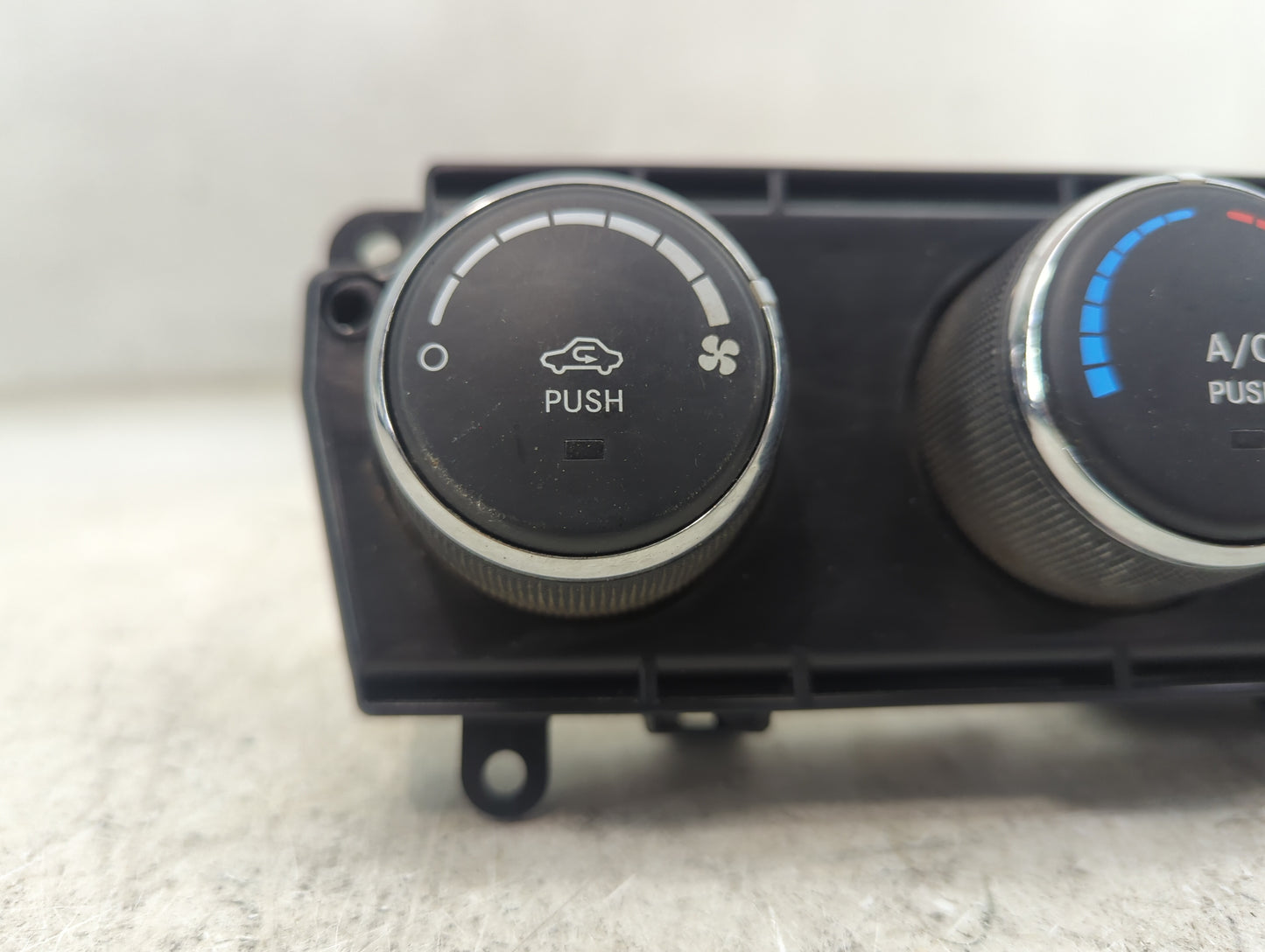 2011-2013 Jeep Wrangler Climate Control Module Temperature AC/Heater Replacement P/N:P55111168AF Fits Fits 2011 2012 2013 OE