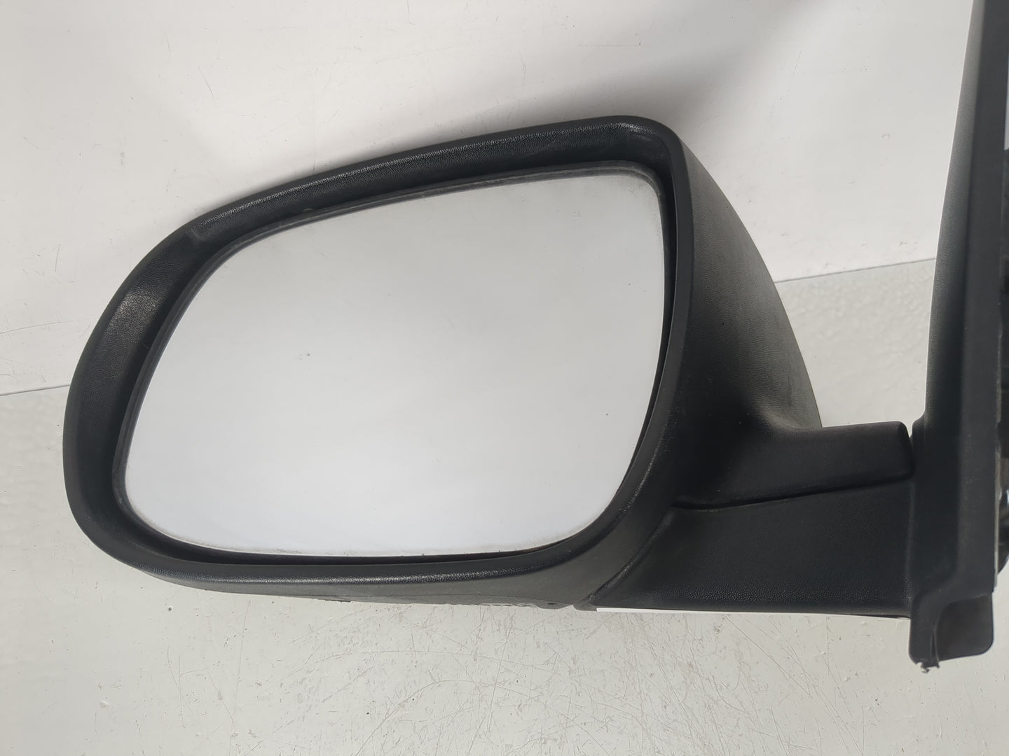 2010-2013 Kia Forte Driver Side View Mirror - Left Door Mirror OEM Used - Oemusedautoparts1.com