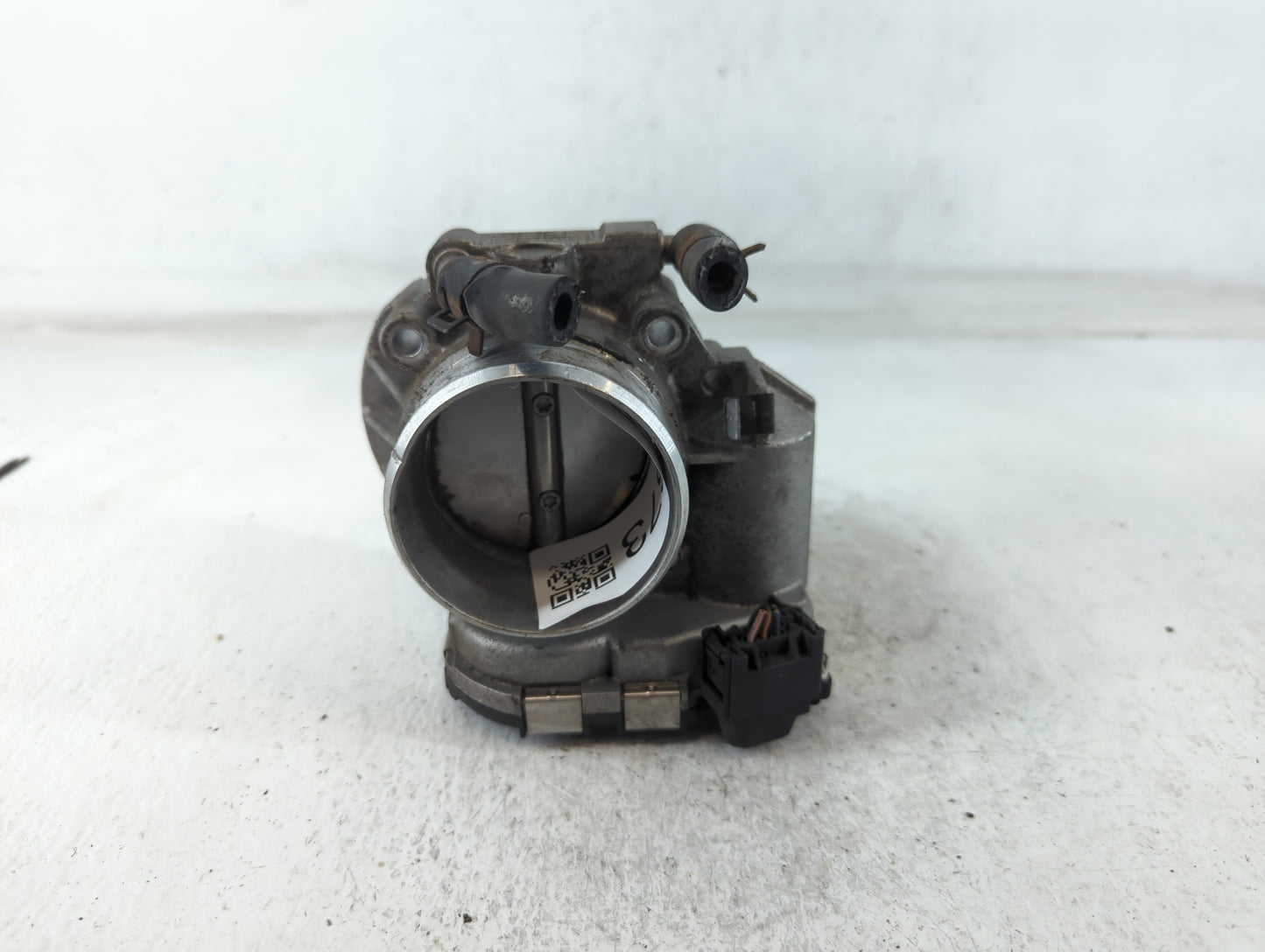 2010-2013 Kia Forte Throttle Body P/N:35100-2G200 Fits Fits 2010 2011 2012 2013 OEM Used Auto Parts - Oemusedautoparts1.com