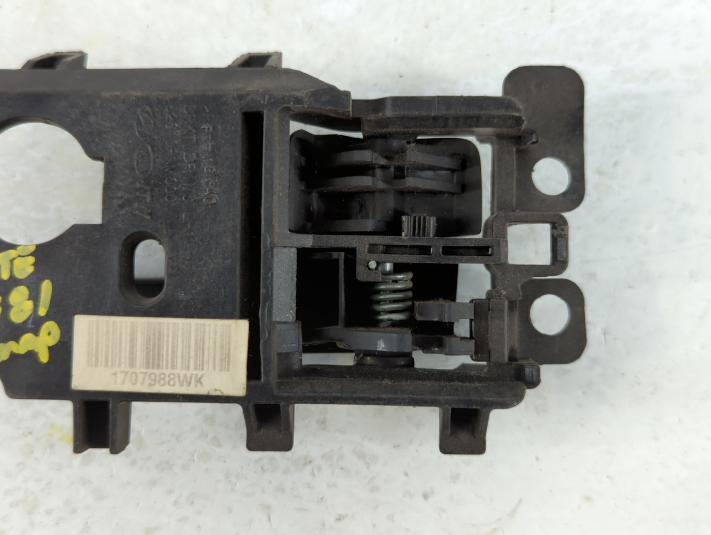 2010-2013 Kia Forte Driver Front Left Door Handle Exterior Assembly - Oemusedautoparts1.com