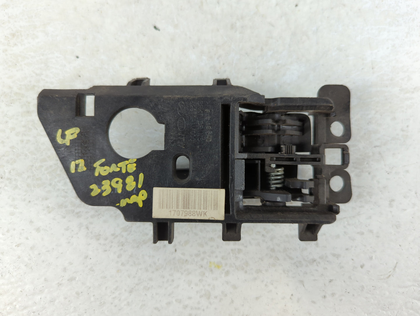 2010-2013 Kia Forte Driver Front Left Door Handle Exterior Assembly - Oemusedautoparts1.com