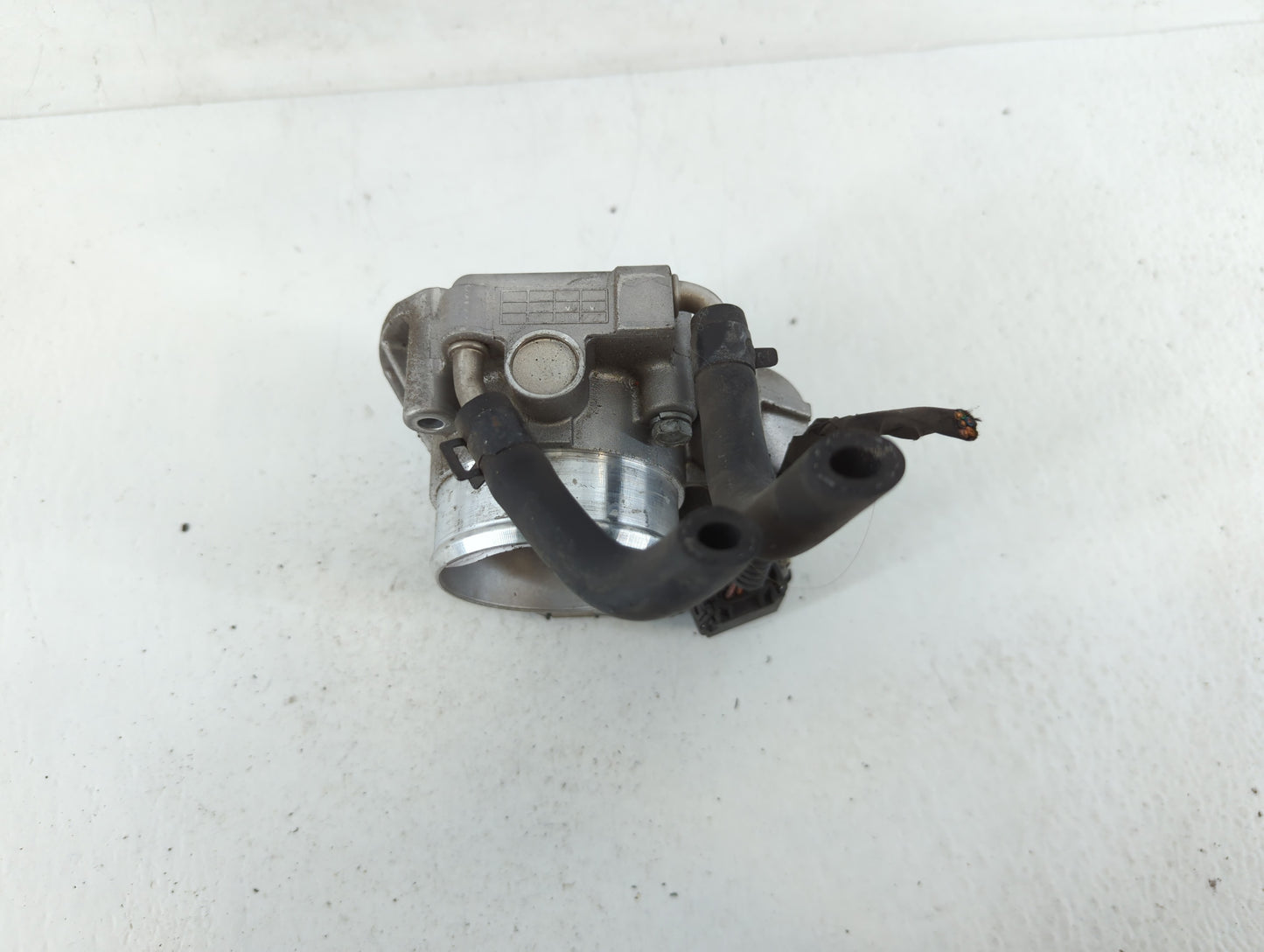 2010-2013 Kia Forte Throttle Body P/N:35100-2G200 Fits Fits 2010 2011 2012 2013 OEM Used Auto Parts - Oemusedautoparts1.com