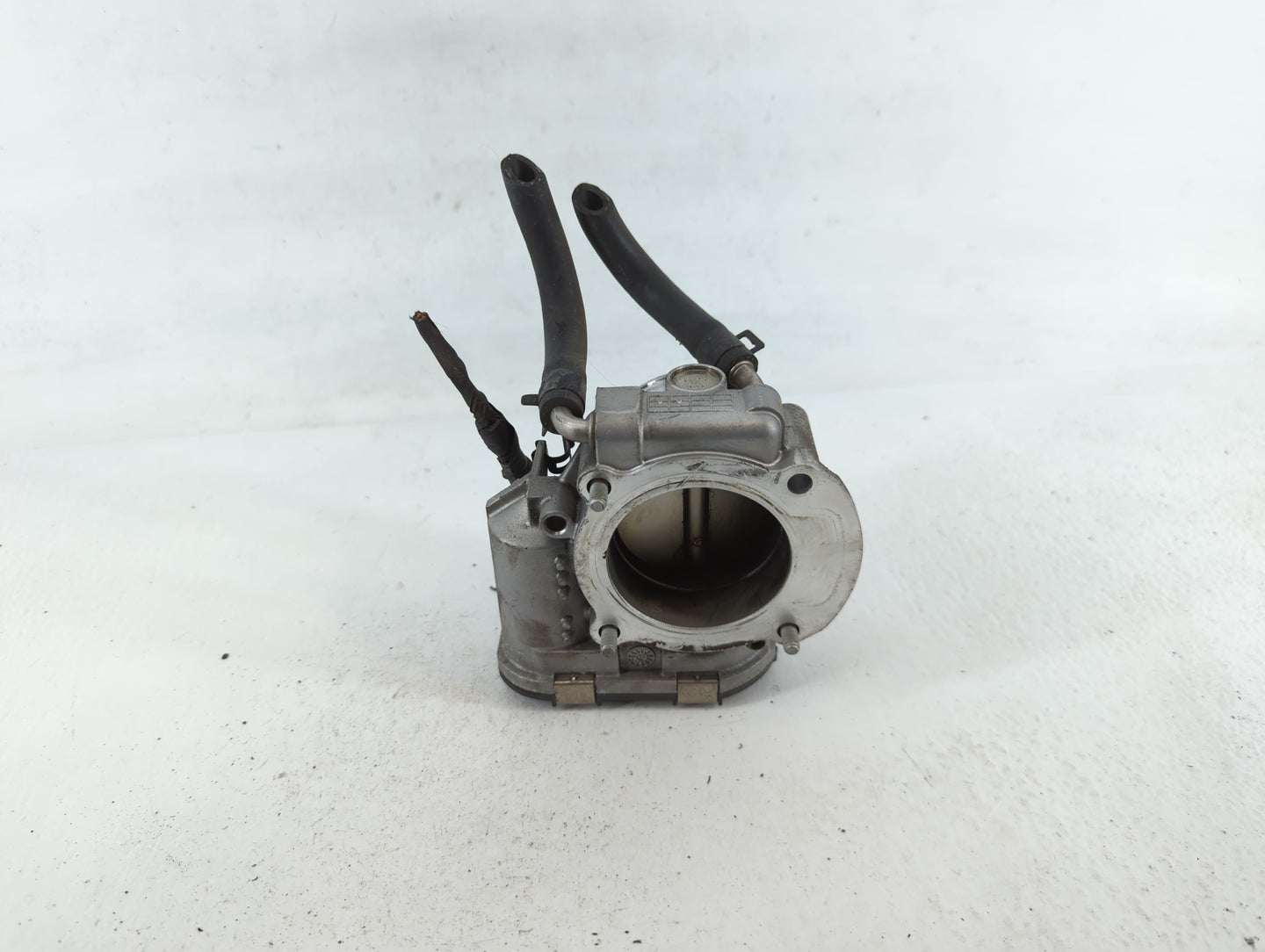 2010-2013 Kia Forte Throttle Body P/N:35100-2G200 Fits Fits 2010 2011 2012 2013 OEM Used Auto Parts - Oemusedautoparts1.com