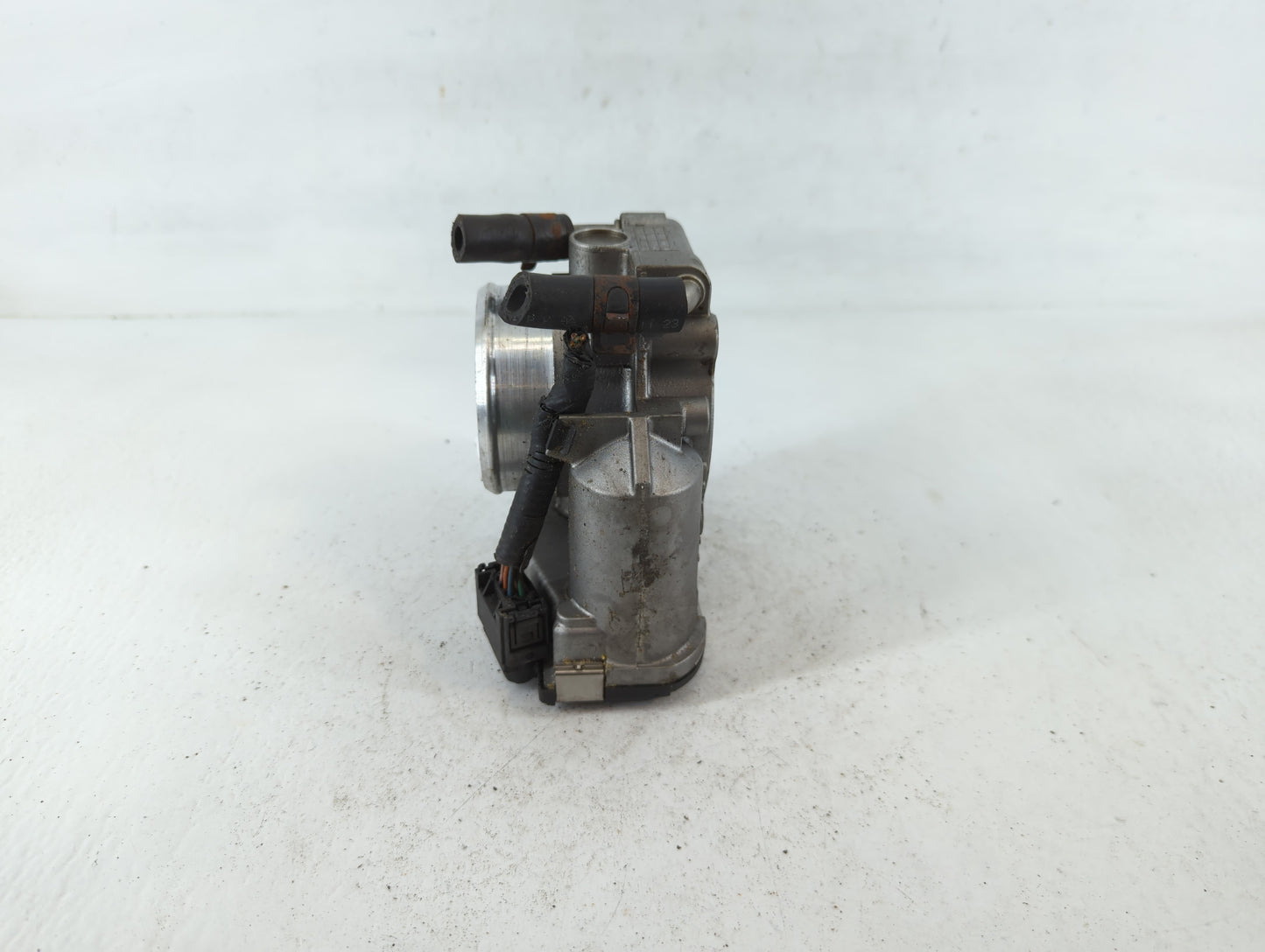 2010-2013 Kia Forte Throttle Body P/N:35100-2G200 Fits Fits 2010 2011 2012 2013 OEM Used Auto Parts - Oemusedautoparts1.com