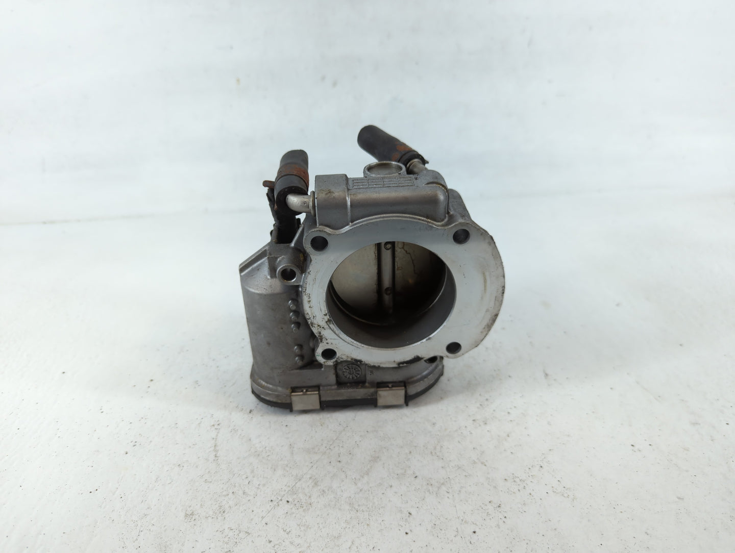 2010-2013 Kia Forte Throttle Body P/N:35100-2G200 Fits Fits 2010 2011 2012 2013 OEM Used Auto Parts - Oemusedautoparts1.com