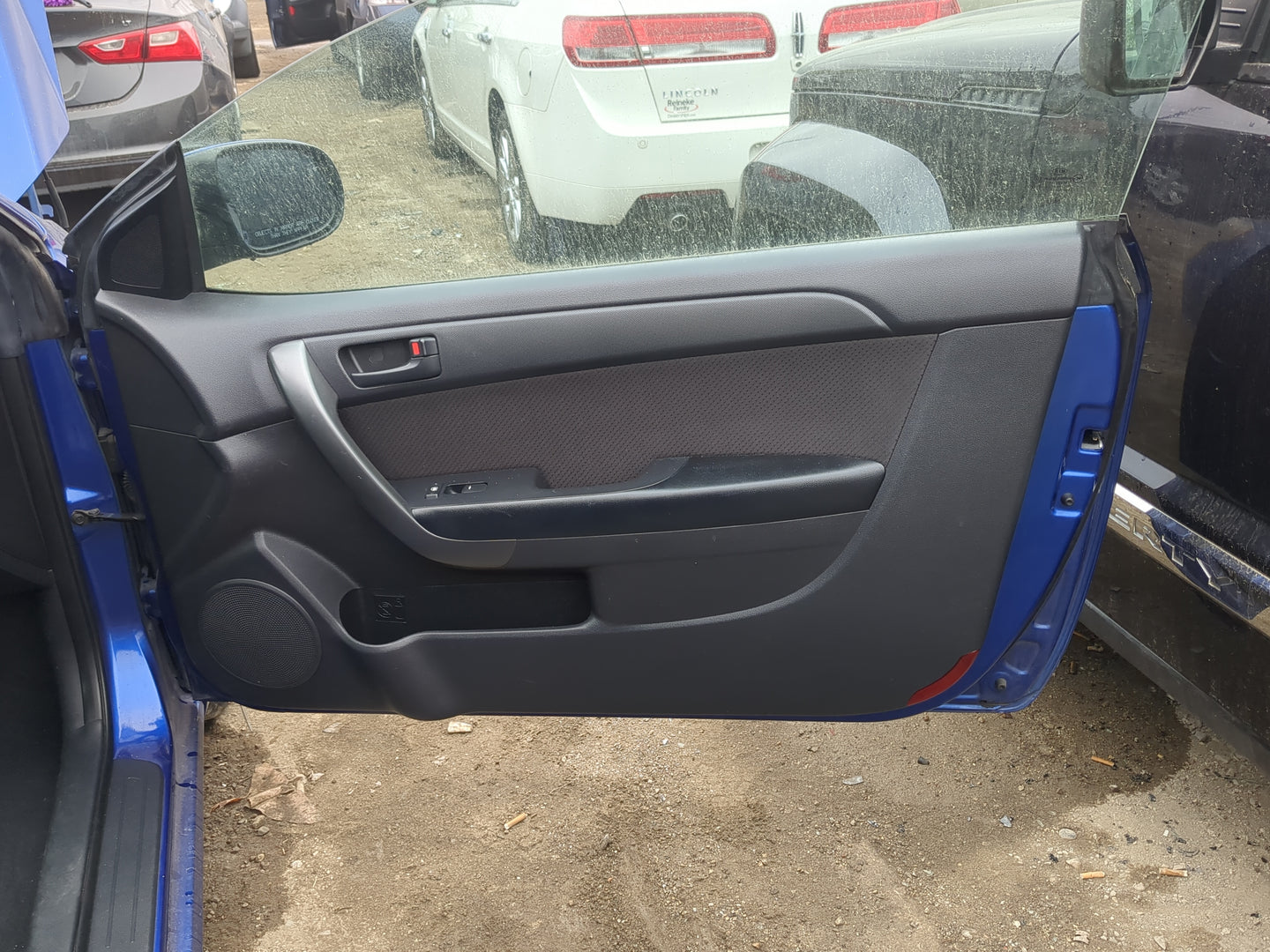 2012 Kia Forte Koup Front Right Passenger Interior Door Panel Trim - Oemusedautoparts1.com