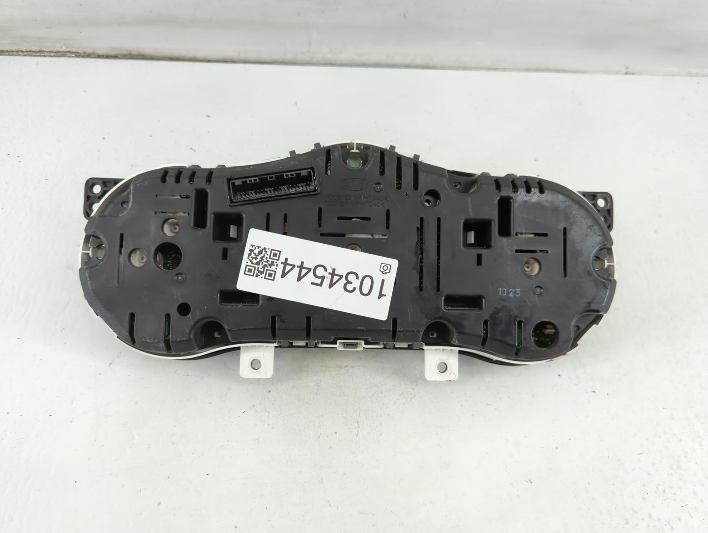 2012-2013 Kia Optima Instrument Cluster Speedometer Gauges P/N:94001-2T322 Fits Fits 2012 2013 OEM Used Auto Parts - Oemused