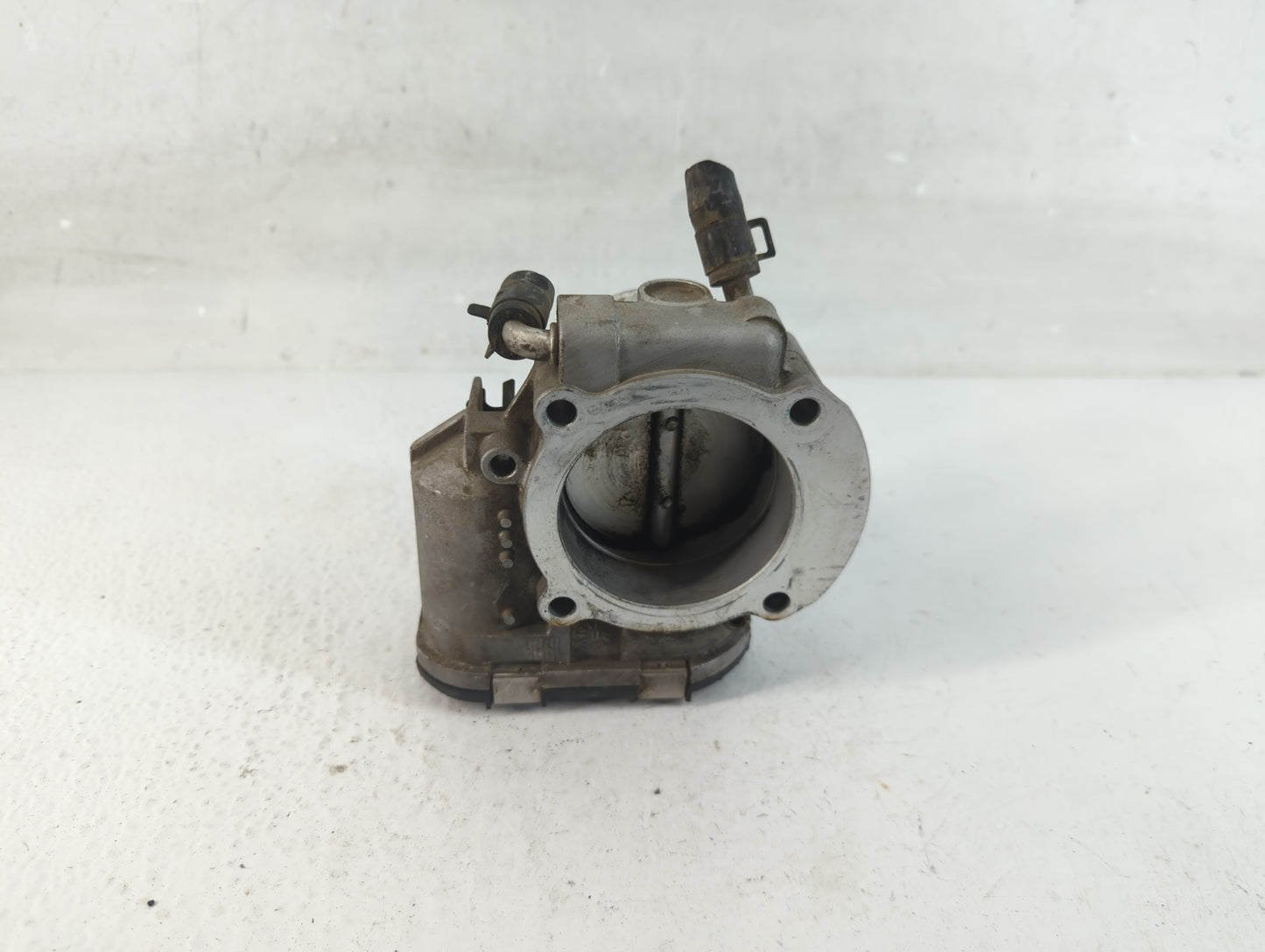 2011-2015 Kia Optima Throttle Body P/N:35100-2G700 Fits Fits 2011 2012 2013 2014 2015 2016 OEM Used Auto Parts - Oemusedauto
